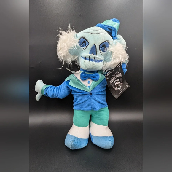 Disney Hitchhiking Ghost Haunted Mansion Ezra Figure - Picture 1 of 3